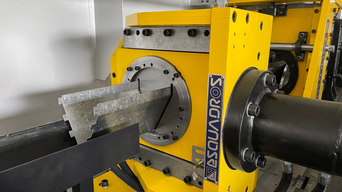 Perfiladeira para dutos e calhas 2