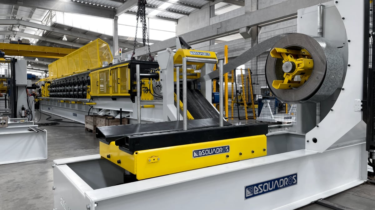 Perfiladeira de montantes para silos metálicos Esquadros 3