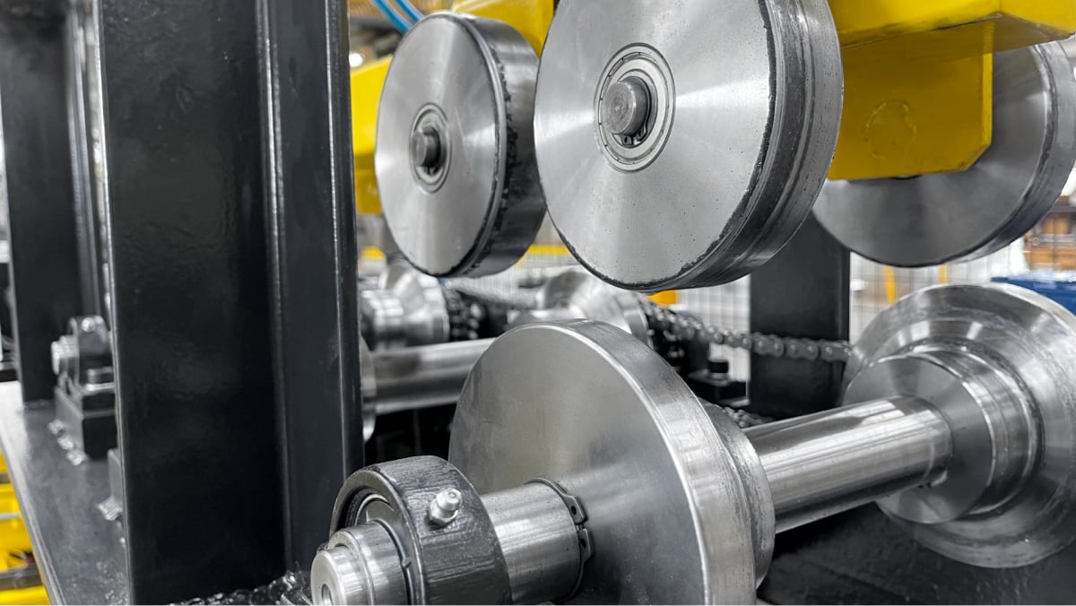 Perfiladeira de montantes para silos metálicos Esquadros 7