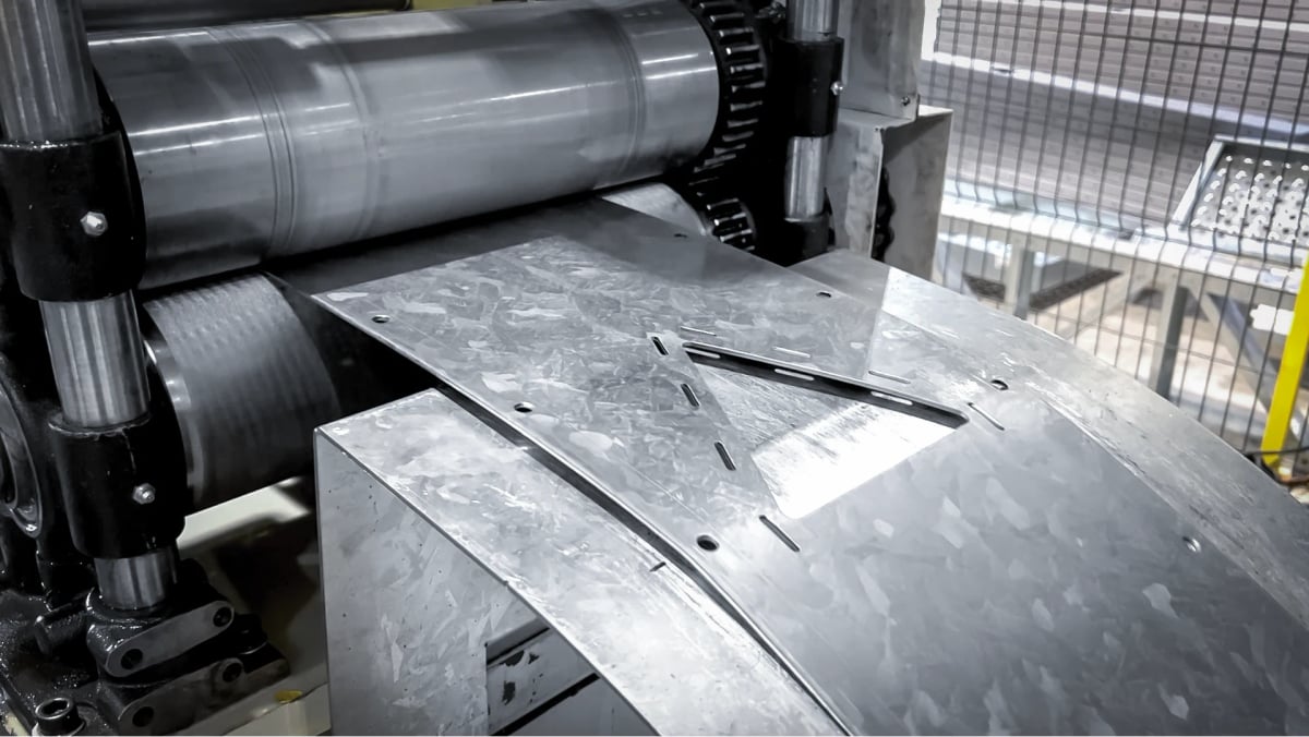 Perfiladeira para espelhos e painéis centrais de secadores 5