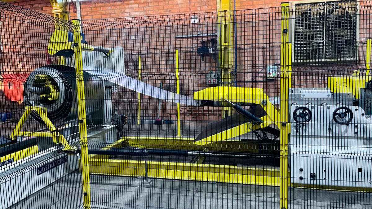 Linha automática para chapas do corpo lateral de silos 2